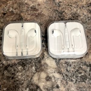 Apple earbuds